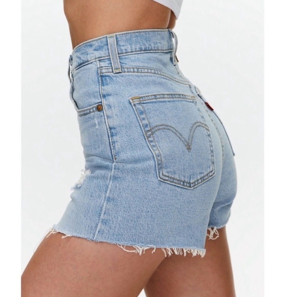 Levis
Levi's Ribcage Denim High Rise Shorts
Tango - Picture 2 of 8